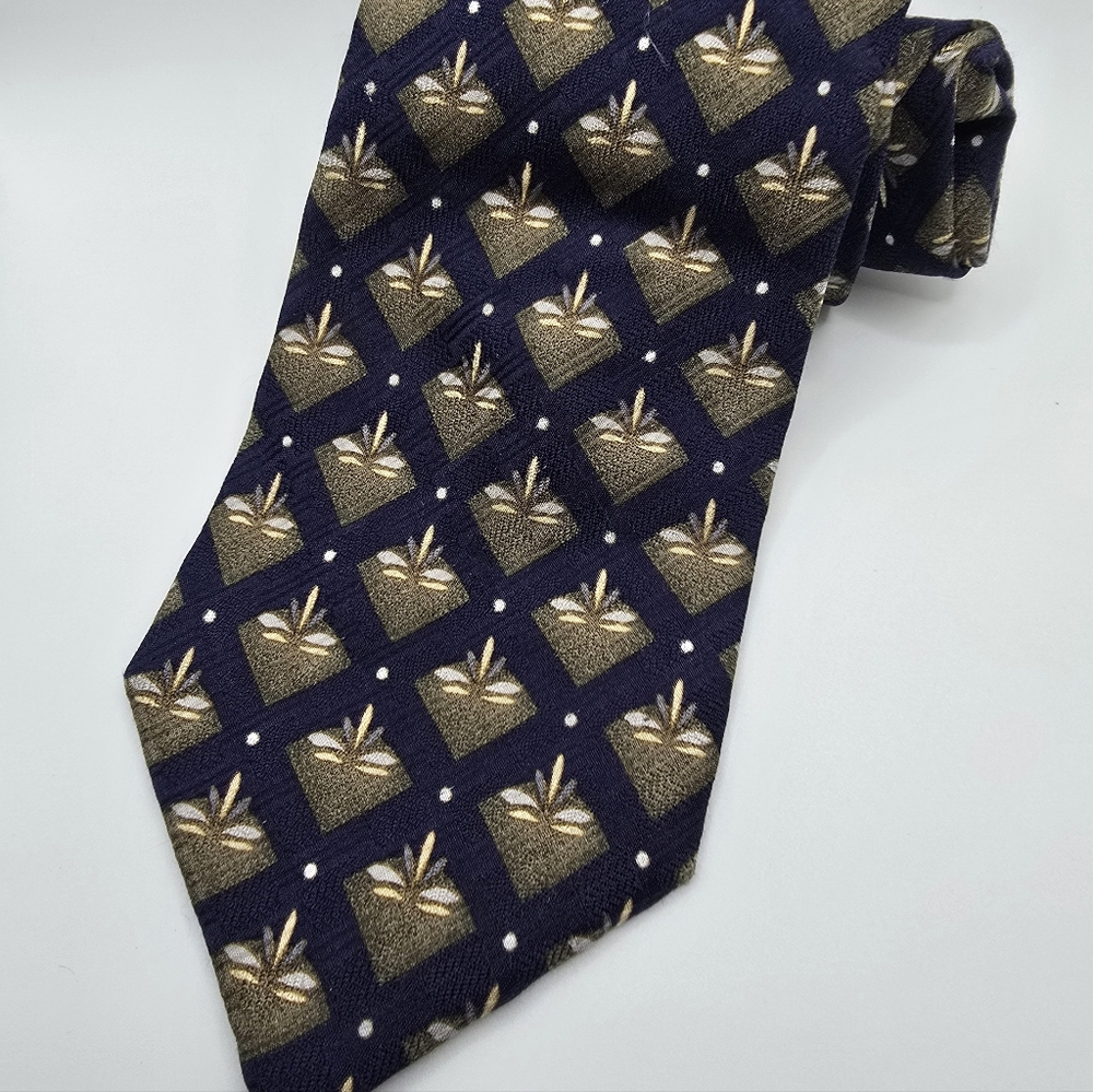 Today's Man Elegant Navy and Gold Men's Silk Tie